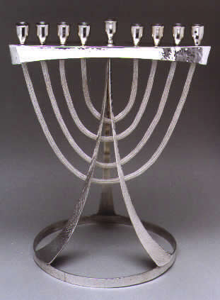 Mesh Chain Menorah